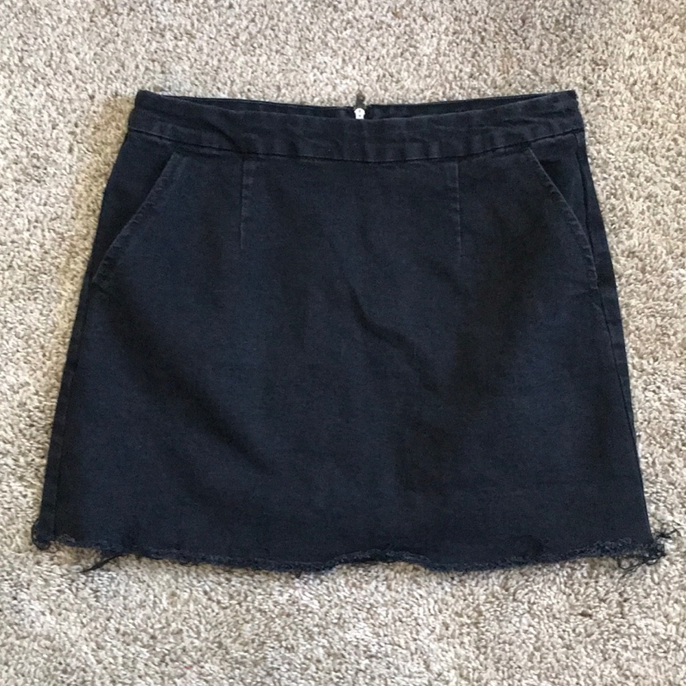 NEW BLACK MINI SKIRT